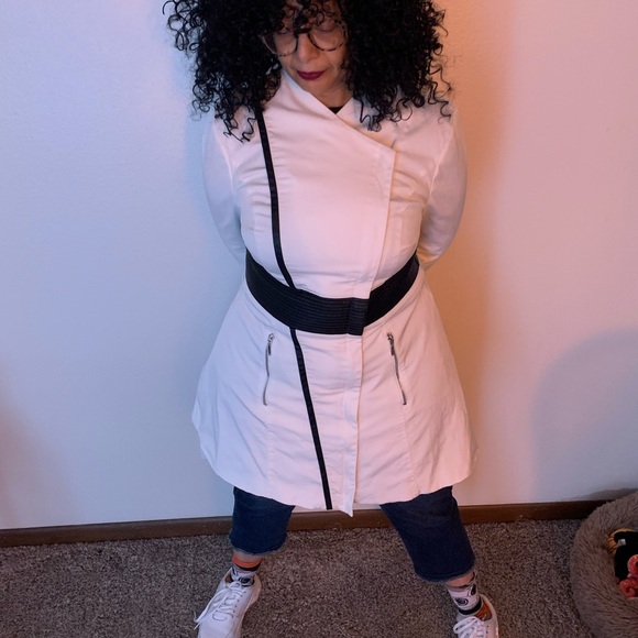 VENUS Jackets & Blazers - VENUS Sassy to Classy, Women's Fashion Jacket,White with Black, size 12